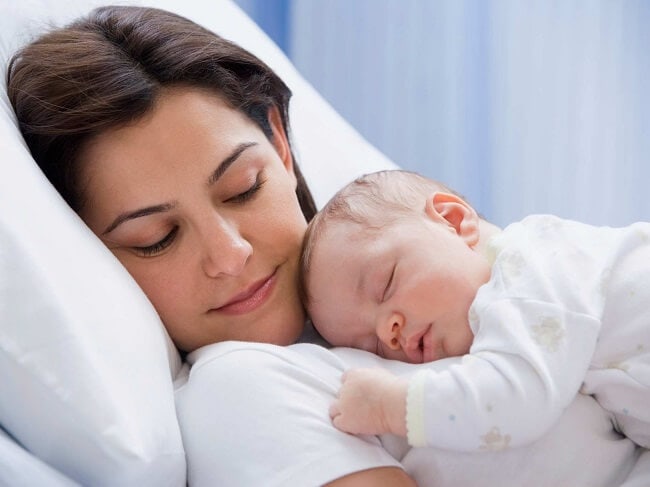 Tạo cảm giác quen thuộc giúp bé ngủ ngon hơn
