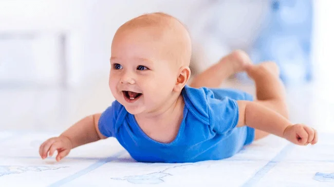 Cho bé nằm sấp (Tummy time)