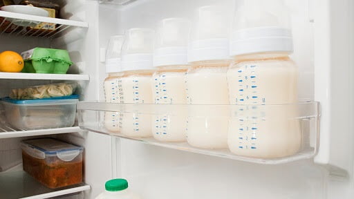Cách ủ sữa mẹ để ngăn mát