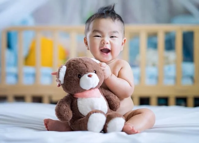 Có nên cho trẻ tập ngồi sớm không?
