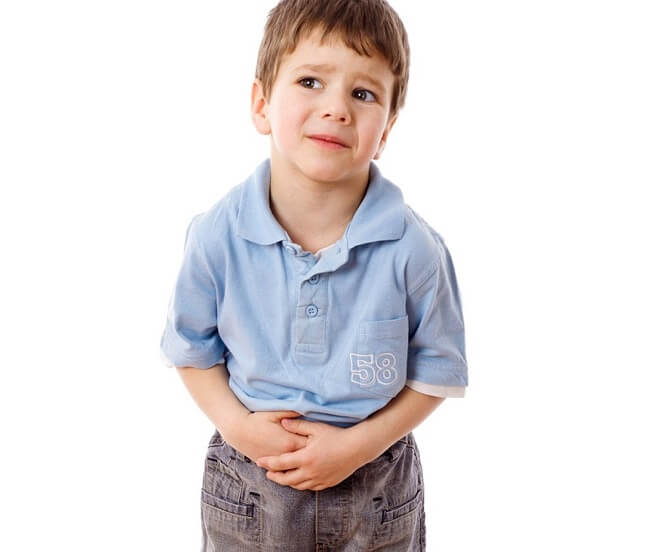 Vì sao trẻ bị đau bụng và buồn nôn?