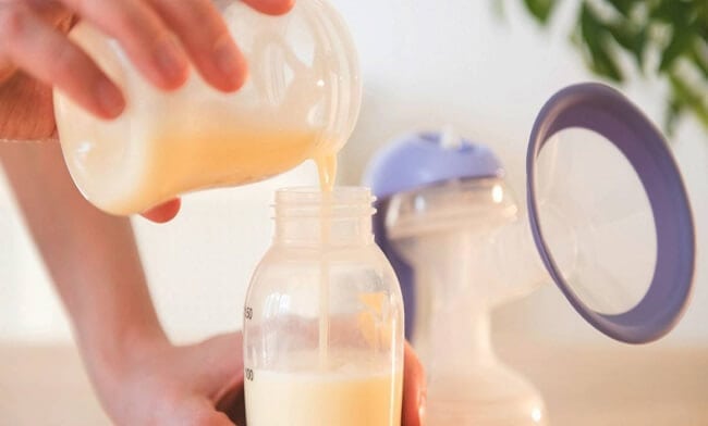 Những sai lầm thường gặp khi rã đông sữa mẹ