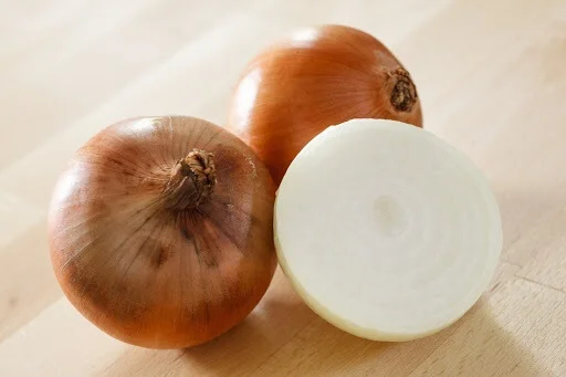 Hành tây trị đờm trong họng bé