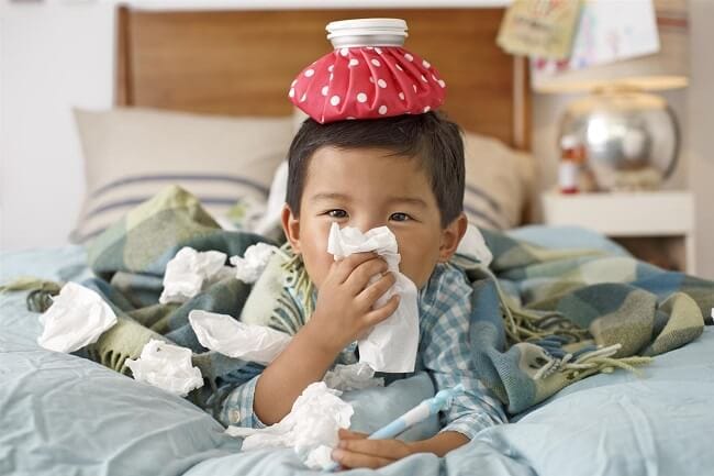 Trẻ bị cảm lạnh có nguy cơ gây đau tai