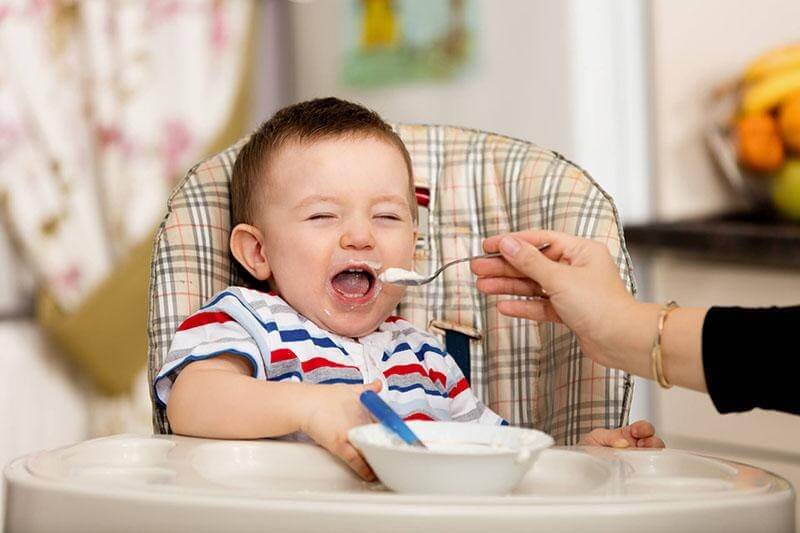 Chăm sóc dinh dưỡng cho trẻ từ 6 tháng - 1 tuổi