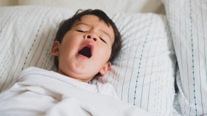 Trẻ thiếu vitamin B thường mệt mỏi, xanh xao, yếu cơ, rối loạn tiêu hóa