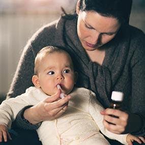 Bổ sung vitamin D không giúp trẻ hết vàng da nhưng vẫn rất cần thiết