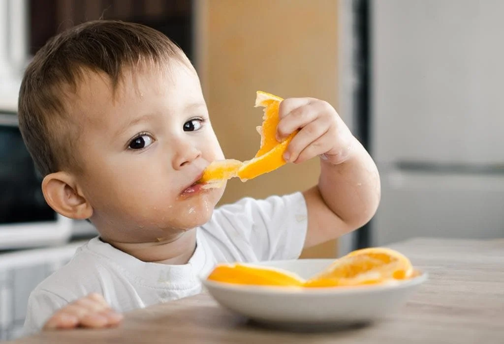 Vitamin C có nhiều vai trò quan trọng với sức khỏe trẻ em