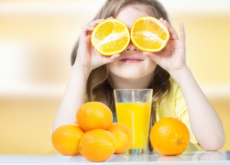 Trẻ cần vitamin C để phát triển khỏe mạnh