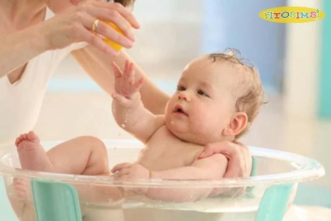 Tắm tinh dầu khuynh diệp cho bé bị ho