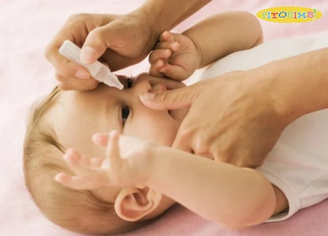 Thuốc nhỏ mắt cho bé bị viêm mũi dị ứng