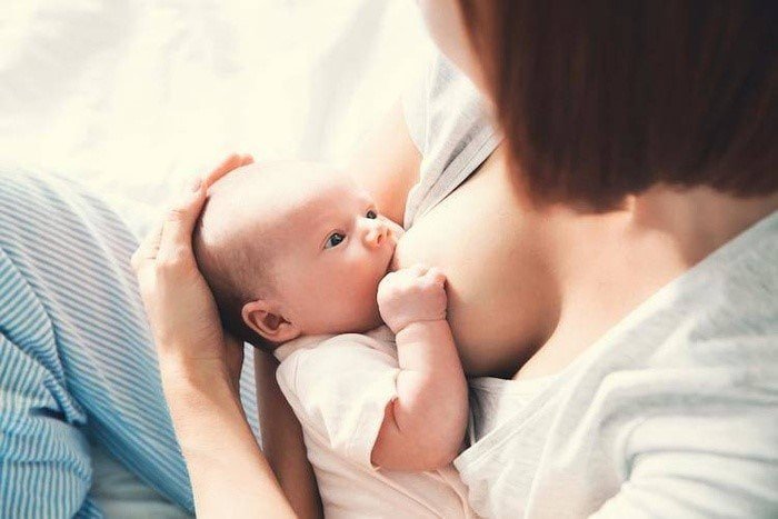 Trẻ dưới 6 tháng tuổi chỉ cần bú mẹ để hấp thụ sắt