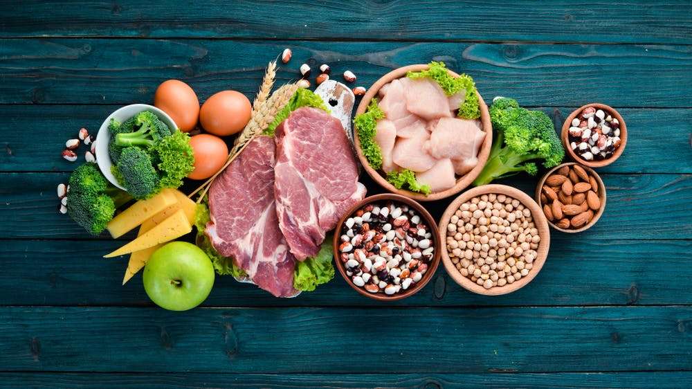 Tăng cường các loại thịt và rau giàu sắt, canxi