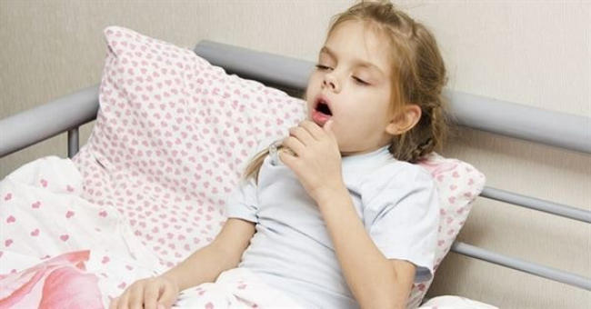 Bé bị ho đờm gây khò khè, khó thở