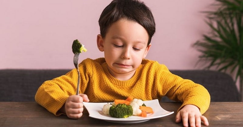 Trẻ bị thiếu sắt một phần do chế độ ăn không có thịt