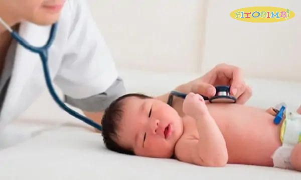 Tại sao tần suất thở nhanh hơn 60 lần trong 1 phút hoặc khó thở là một dấu hiệu khác để nhận biết viêm phổi ở trẻ sơ sinh?