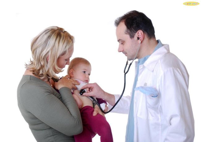 Điều trị viêm phổi ở trẻ em như thế nào? Cảnh báo những biến chứng!