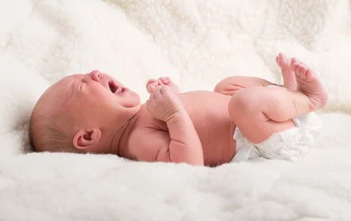 Bé đi ngoài phân sống khi thiếu kẽm