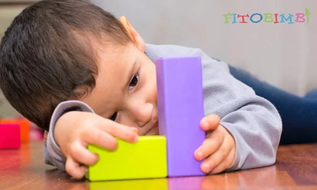 “Tín hiệu đèn đỏ” - Nhận biết biểu hiện trẻ tự kỷ qua từng độ tuổi