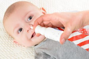 Chuyên gia giải đáp: Xịt mũi nhiều cho bé có tốt không?