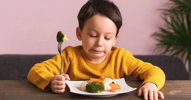 Khi được 75 tuần tuổi bé sẽ chống đối khi ăn