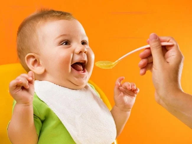 Cháo ếch phù hợp với bé từ 10 tháng tuổi