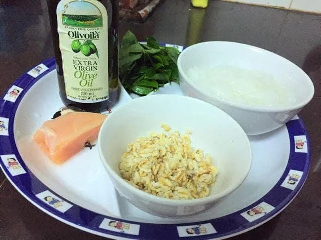 Cháo yến mạch cá hồi bí đỏ