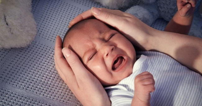 Trẻ quấy khóc dạ đề cần bổ sung men vi sinh