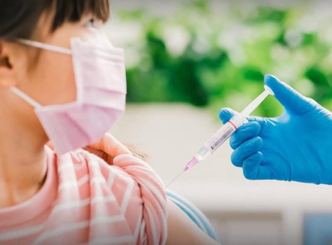 Trẻ tiêm có sốt không còn phụ thuộc vào rất nhiều yếu tố