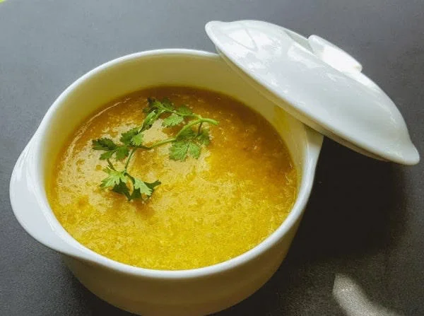 Cháo bí đỏ hạt sen cho bé ăn dặm