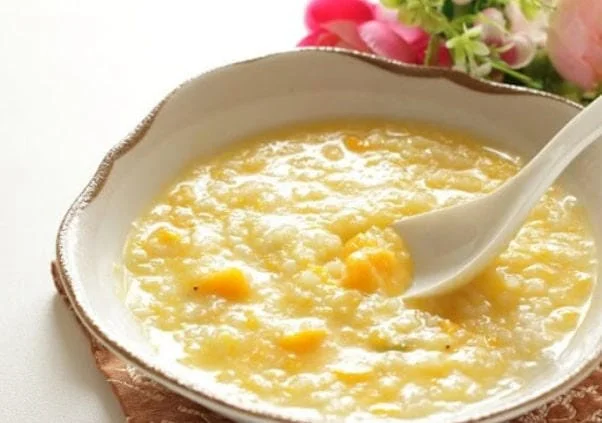 Cháo bí đỏ nấu với lạc