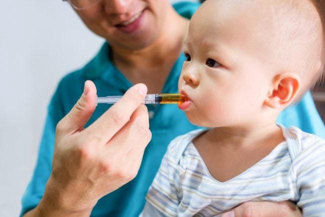 Thận trọng khi dùng thuốc tiêu chảy cho con