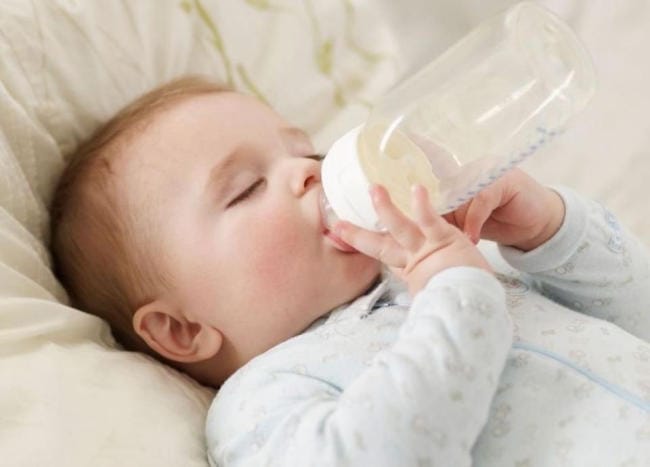 Thuốc hạ sốt pha sữa sẽ khiến hiệu quả giảm đi rất nhiều