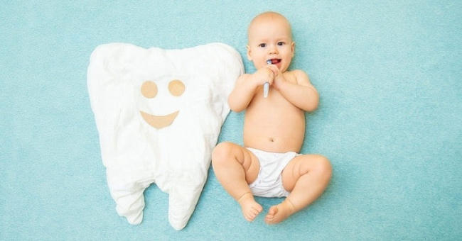 Trẻ 12 tháng tuổi chưa mọc răng được coi là chậm!