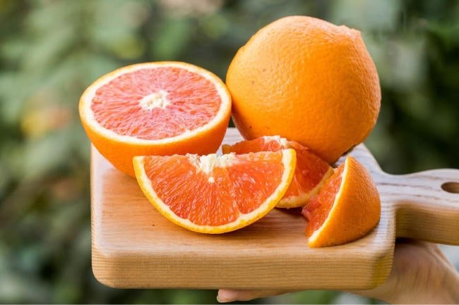 Cam ngoài vitamin C còn chứa vitamin D dồi dào