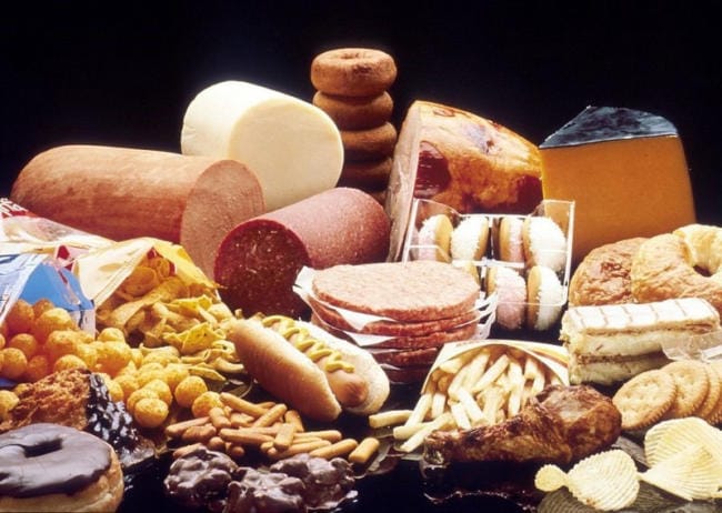Thực phẩm nào nên tránh khi bị bệnh tay chân miệng?
