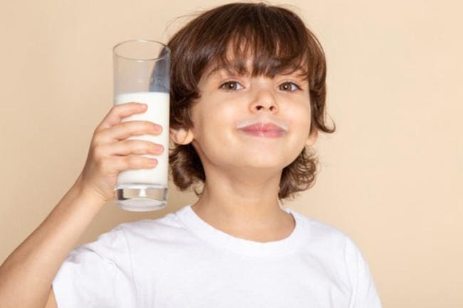 Sữa là thực phẩm giúp bé tăng chiều cao tối ưu