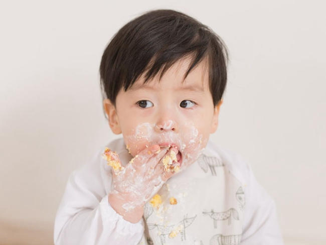 Ăn nhiều khiến trẻ 3 tuổi dễ nôn