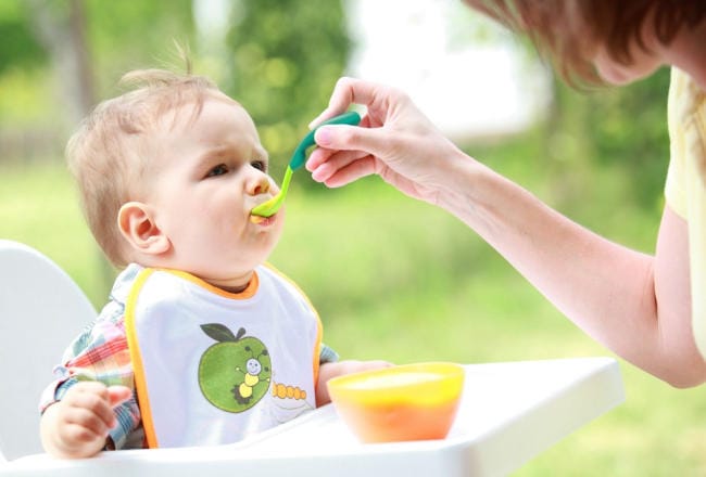Bé bị táo bón nên ăn cháo gì? Mách mẹ 10 món cháo thơm ngon, bổ dưỡng
