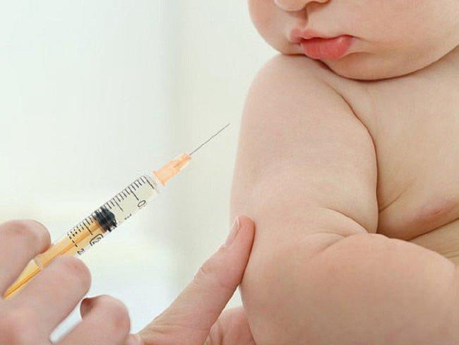 Cha mẹ nên cho trẻ đi tiêm vắc-xin cúm hàng năm