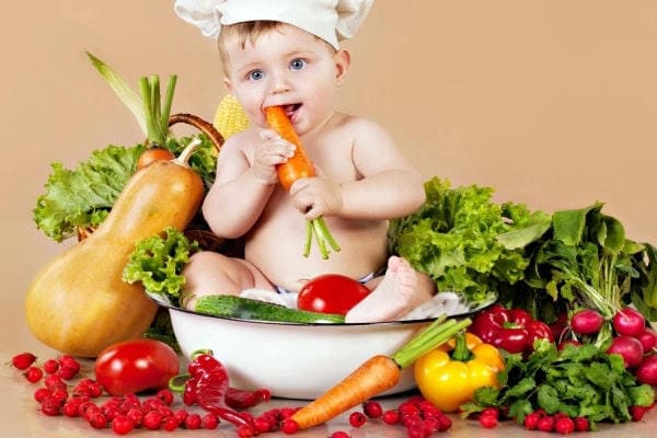 Cho bé ăn nhiều rau xanh để dễ tiêu hóa
