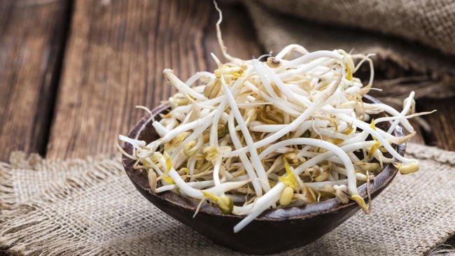Giá đỗ cũng tốt cho trẻ bị táo