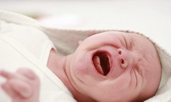 Không còn hiện tượng trẻ sơ sinh rặn đỏ mặt khi đi ị nhờ 5 cách sau!