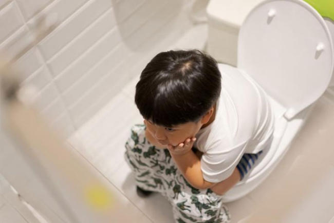 Táo bón chức năng thường gặp ở trẻ dưới 6