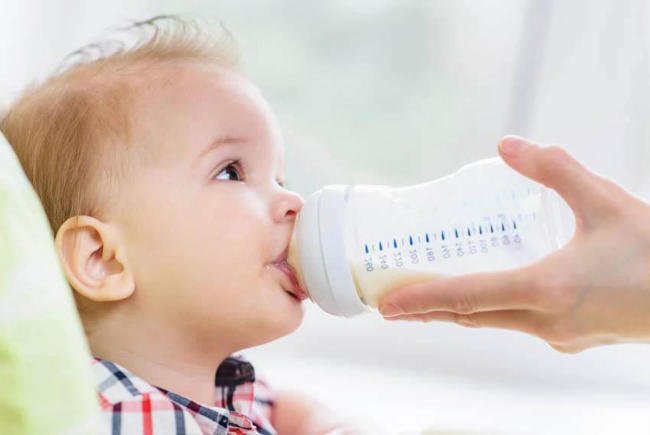 Thay đổi sữa công thức cho bé