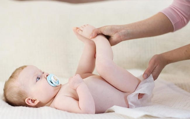 Trẻ 3 tháng bị táo bón: Nguyên nhân, dấu hiệu và cách xử lý dứt điểm