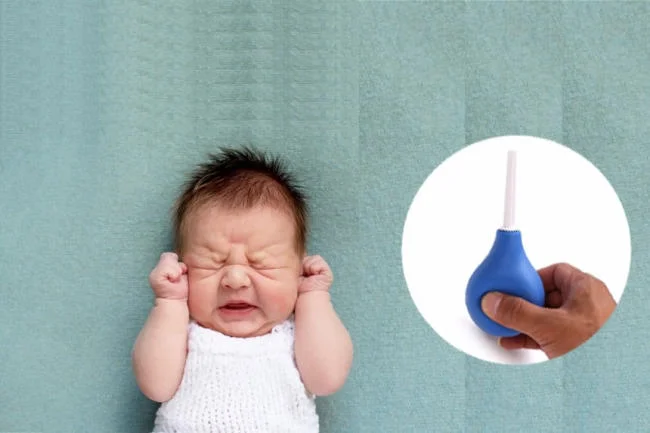 Trẻ bị táo bón không nên lạm dụng thụt