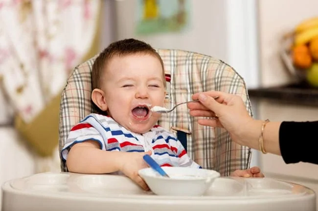 Ưu tiên đồ ăn mềm cho bé