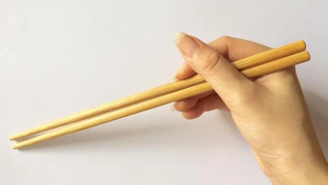 Cách đốt vía cho trẻ sơ sinh bằng đũa tre