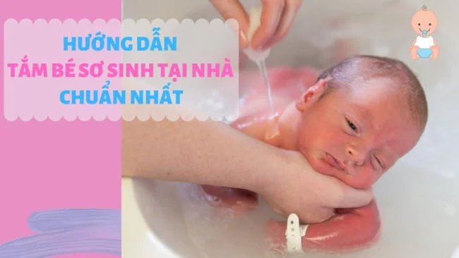Hướng dẫn cách tắm cho trẻ sơ sinh chưa rụng rốn và đã rụng rốn